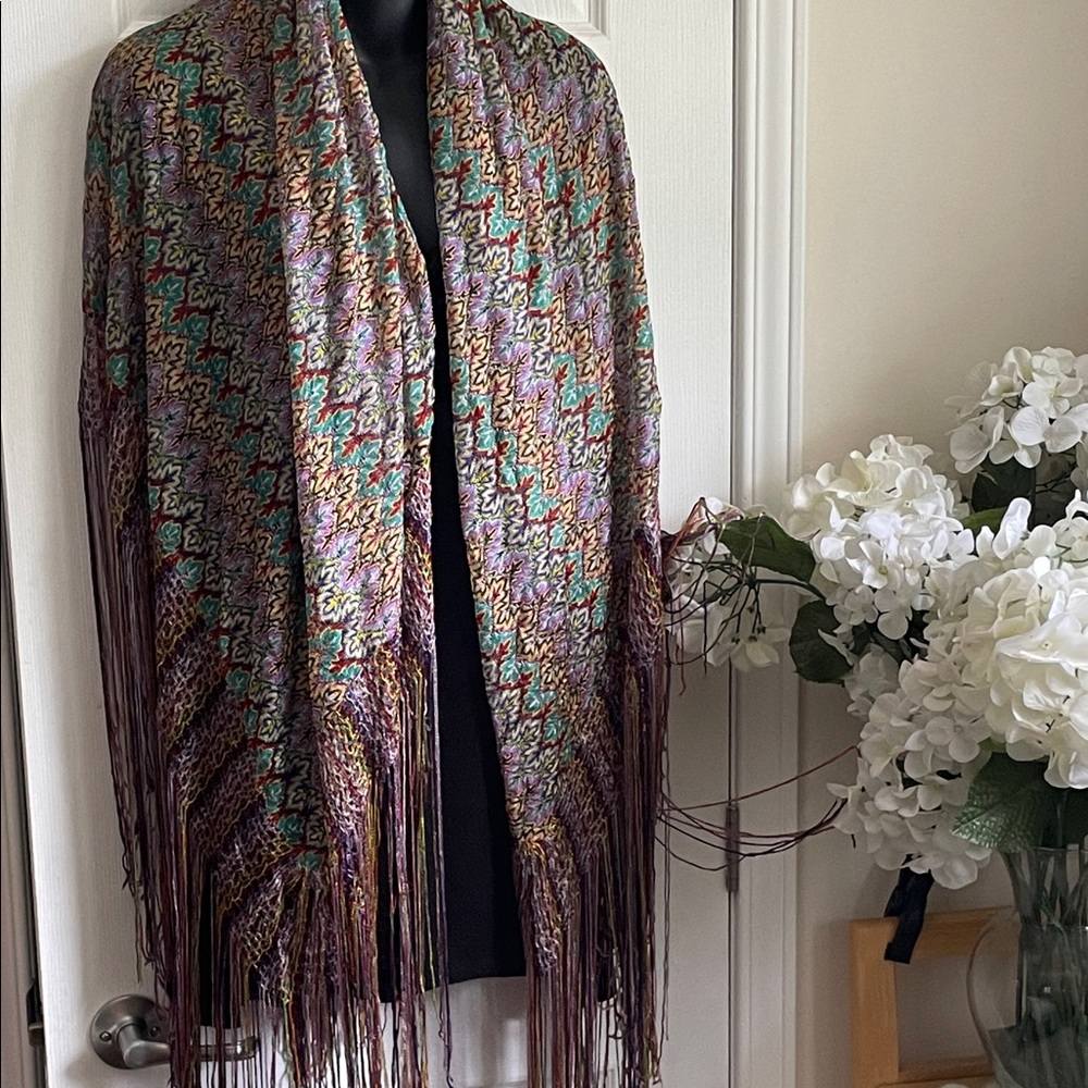Stunning Piano Shawl!!! Wow. ☺️ Fringe and Colour and Fringe Oh My! Large Square - Picture 8 of 16